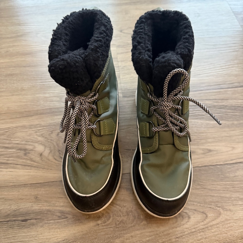 Sorel Olive Green and Black Insulated Winter Rain Boots - Picture 4 of 5